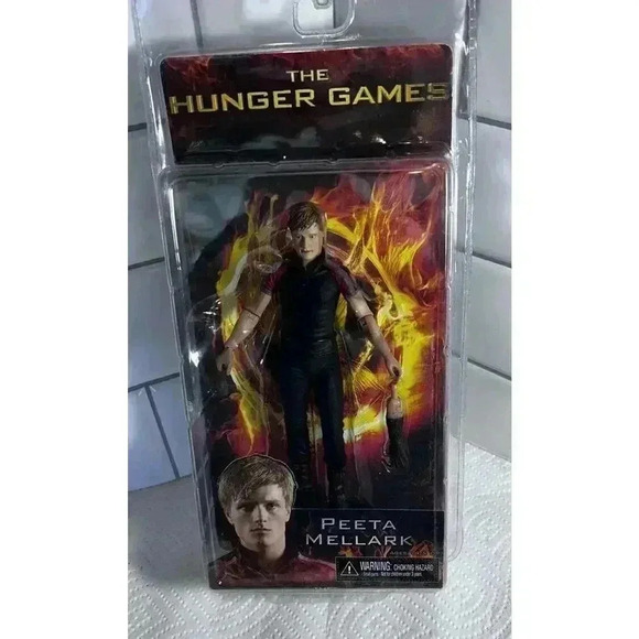 The Hunger Games Series 2 Peeta Mellark Action Figure by Neca Reel Toys New - Picture 2 of 8